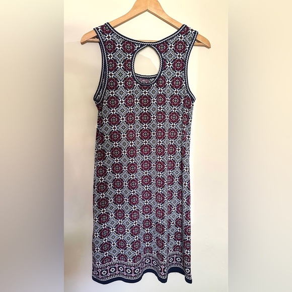 MAX STUDIO Shift Dress Navy Red Floral Sleeveless Stretch Scoop neck Size Medium - Picture 3 of 7
